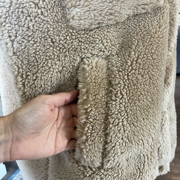 Calvin Klein Sherpa button down vest - Picture 9 of 14